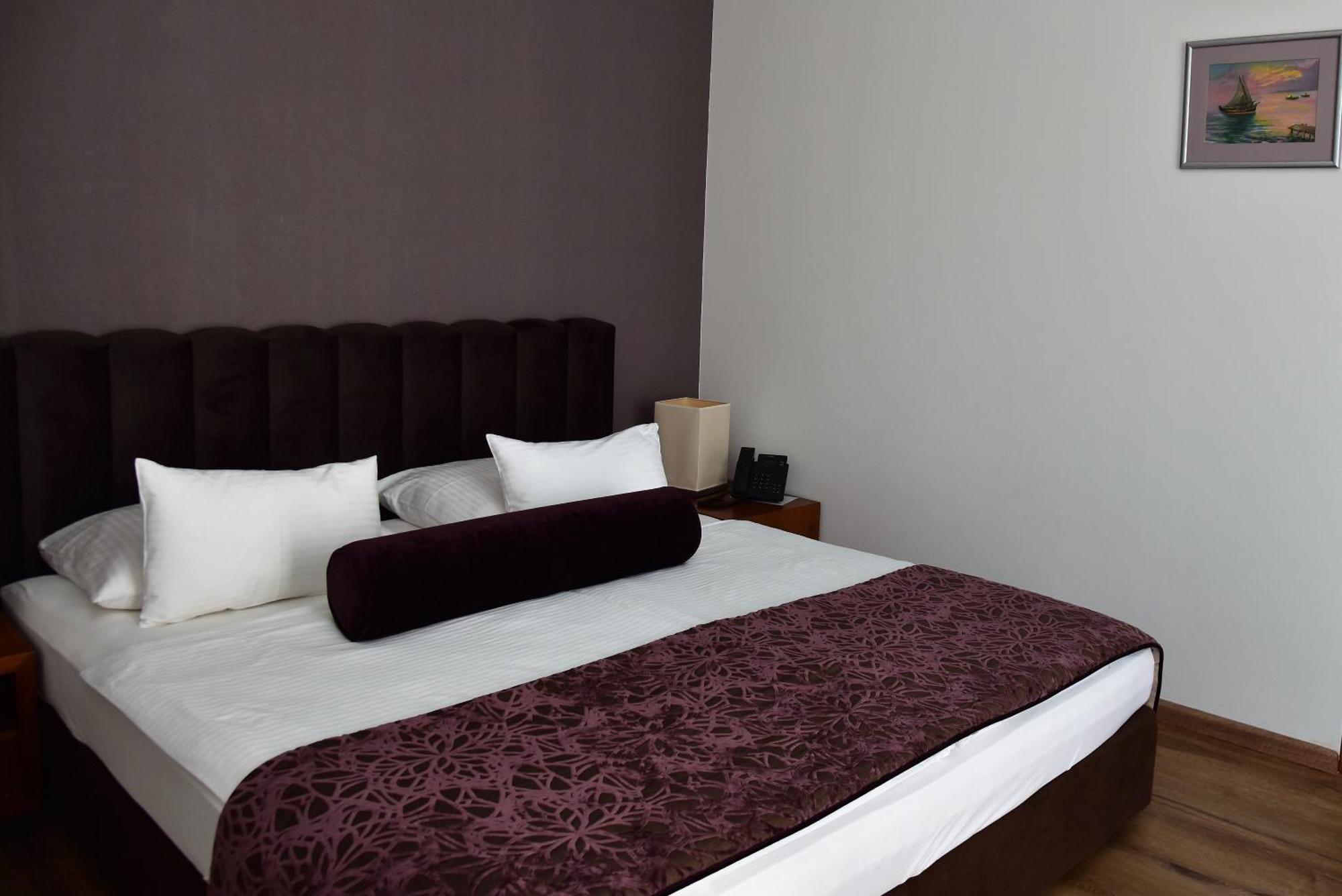 Hotel Lipa بوستيرا المظهر الخارجي الصورة