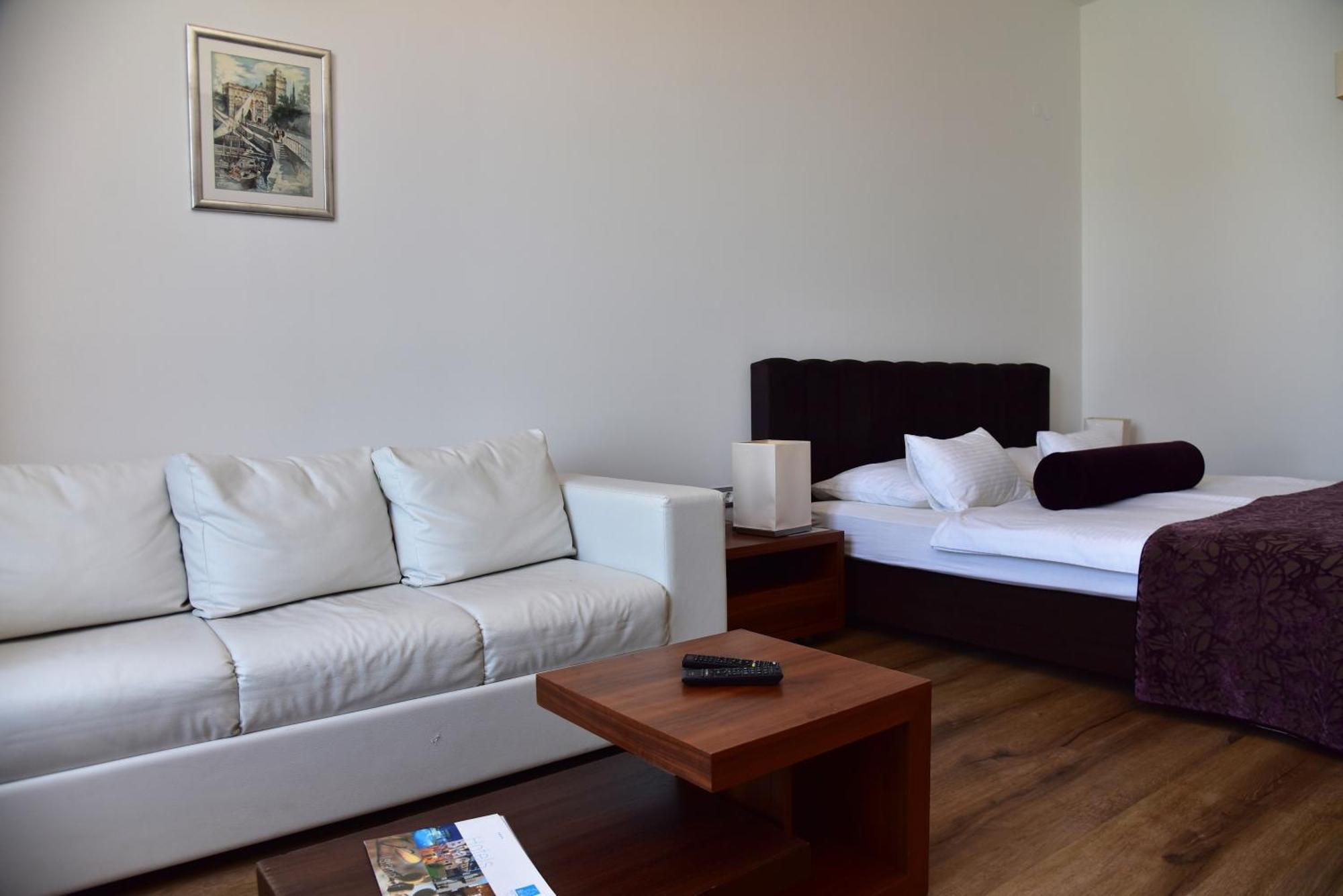 Hotel Lipa بوستيرا المظهر الخارجي الصورة