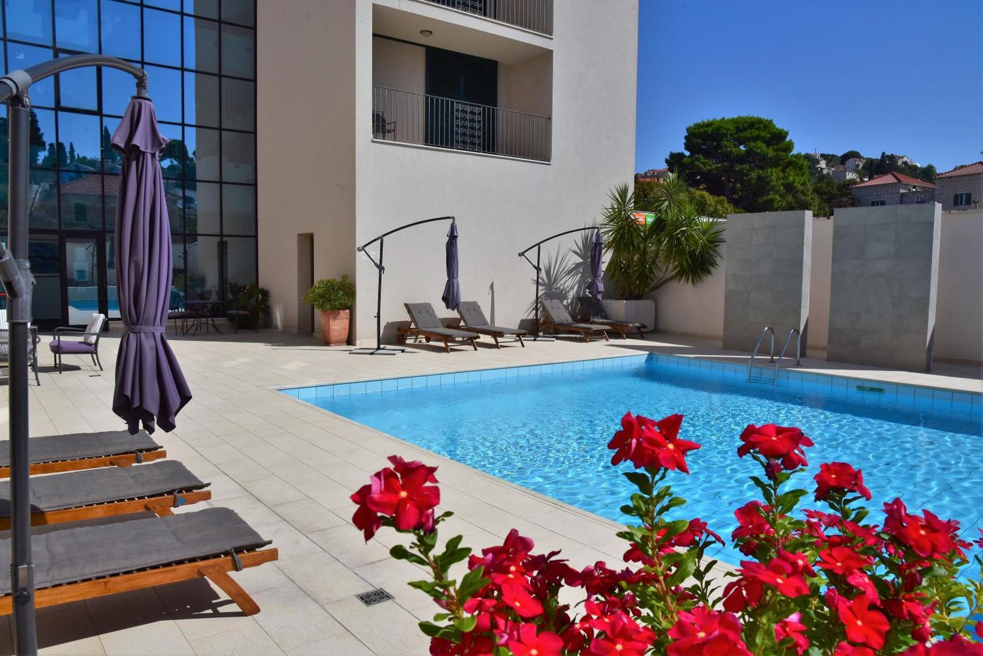 Hotel Lipa بوستيرا المظهر الخارجي الصورة